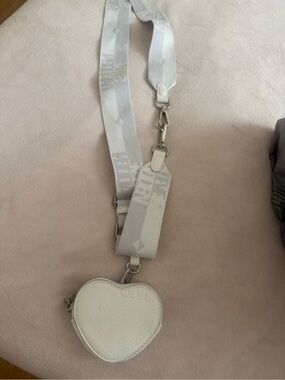 Steve Madden White Heart Crossbody Coin Pouch with Logo Strap